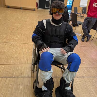 Bild vergr&ouml;&szlig;ern: FSJ im GERT-Anzug 2