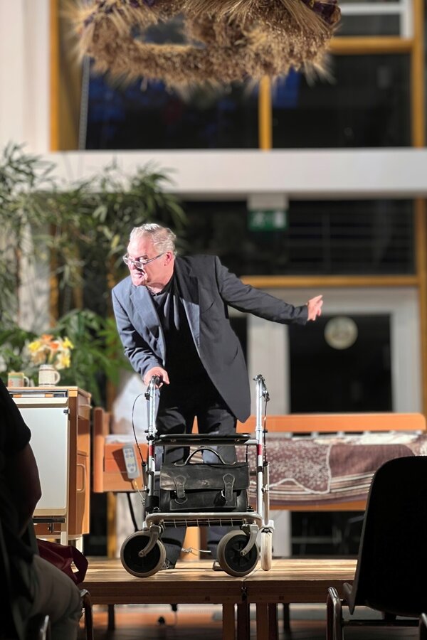 Tom Quaas im Altenpflegeheim "Neufriedstein"